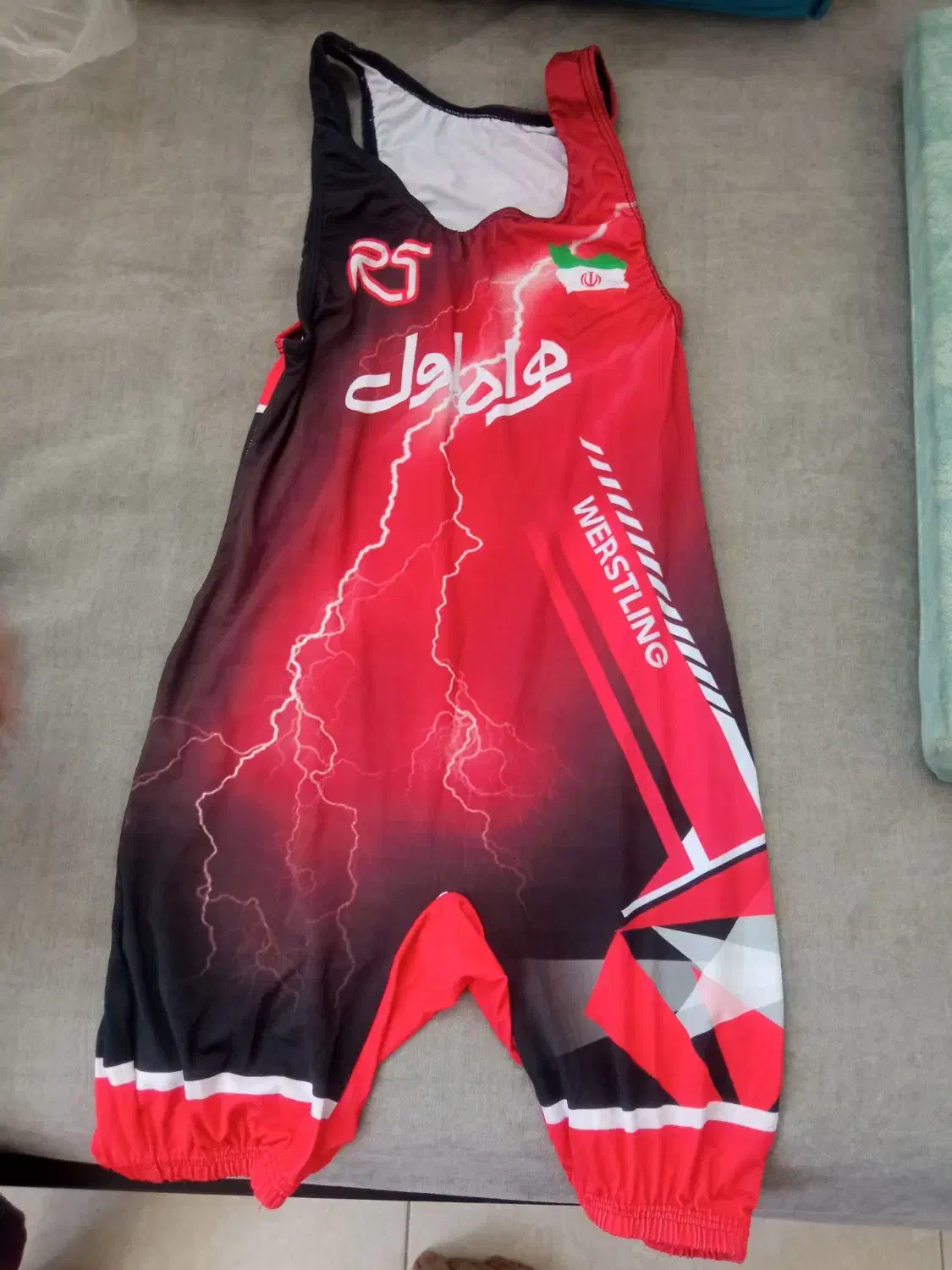 لباس کشتی|لباس|بومهن, |دیوار