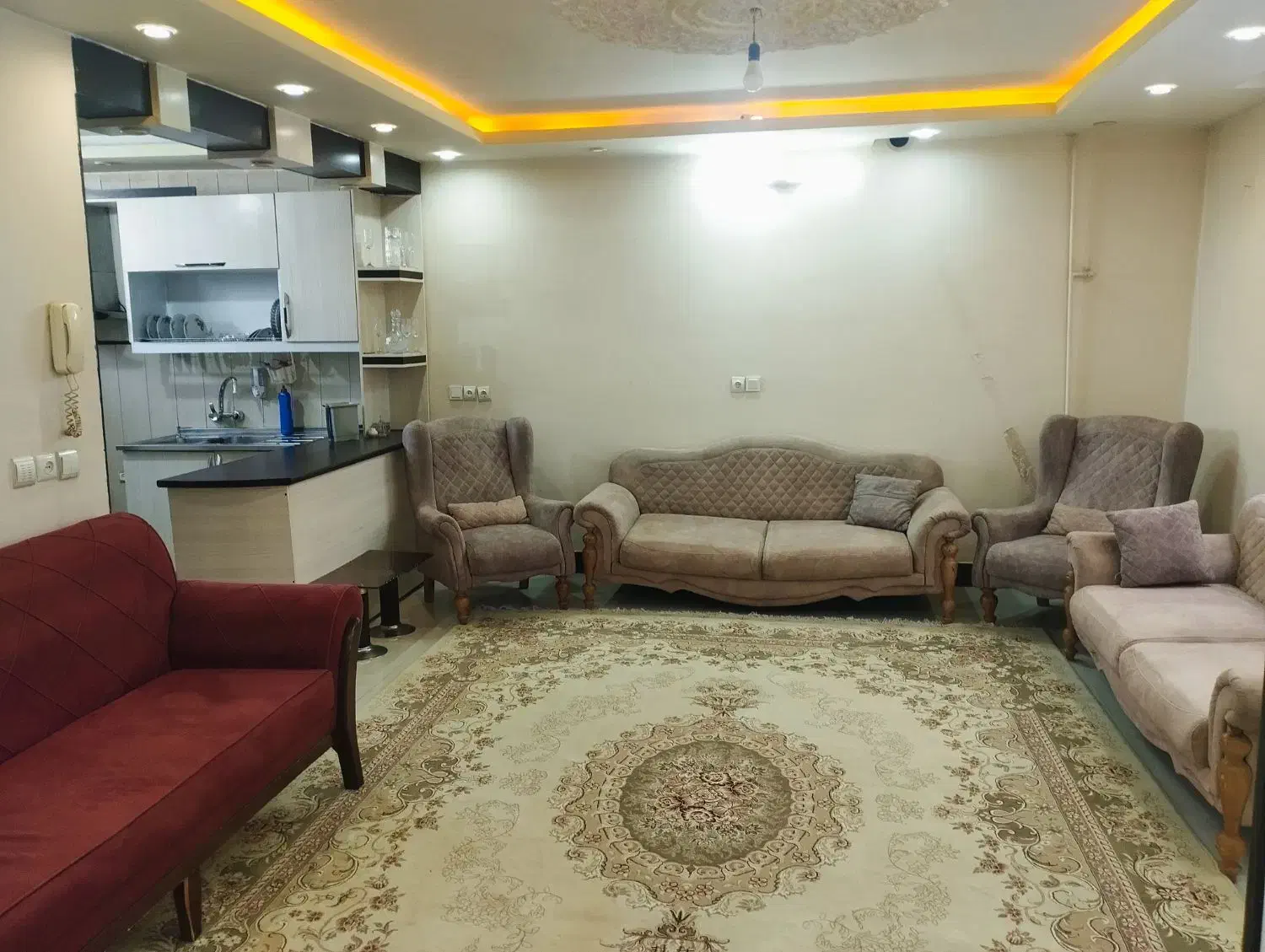 خانه سوییت ساعتی. روزانه هفتگی پارکینگ دار|اجارهٔ کوتاه‌مدت آپارتمان و سوئیت|اصفهان, ملک‌شهر|دیوار