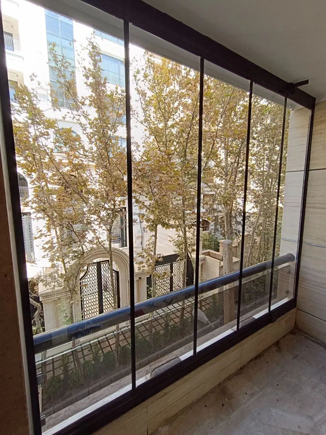 ساخت نصب و تعمیر کرکره برقی و شیشه سکوریت و بالکنی|خدمات پیشه و مهارت|نهاوند, |دیوار