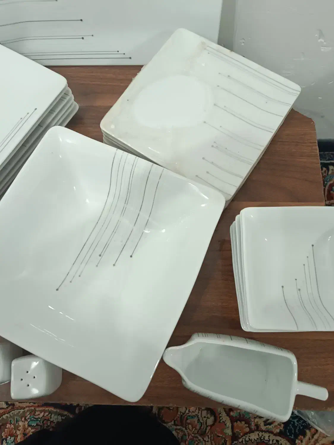 سرویس چینی نو با کارتن مناسب جهیزیه|ظروف سرو و پذیرایی|گناباد, |دیوار