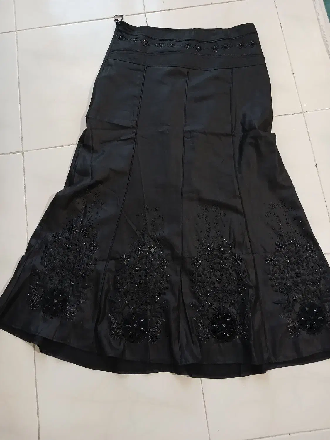 دامن مجلسی و خاص|لباس|گلبهار, شهر جدید گلبهار|دیوار