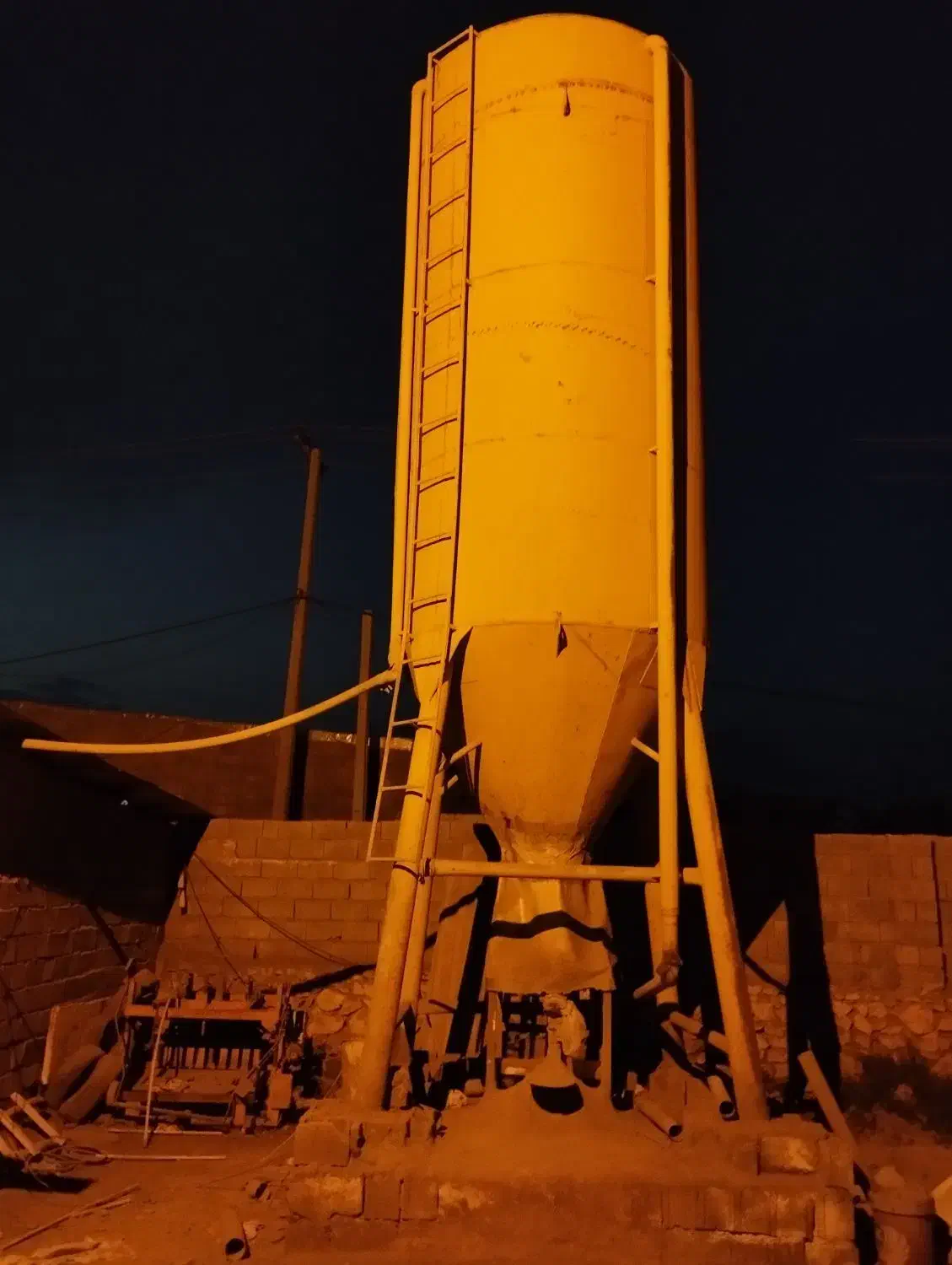 سیلو سیمانی با پاکت پر کن|مصالح و تجهیزات ساختمان|آبپخش, |دیوار