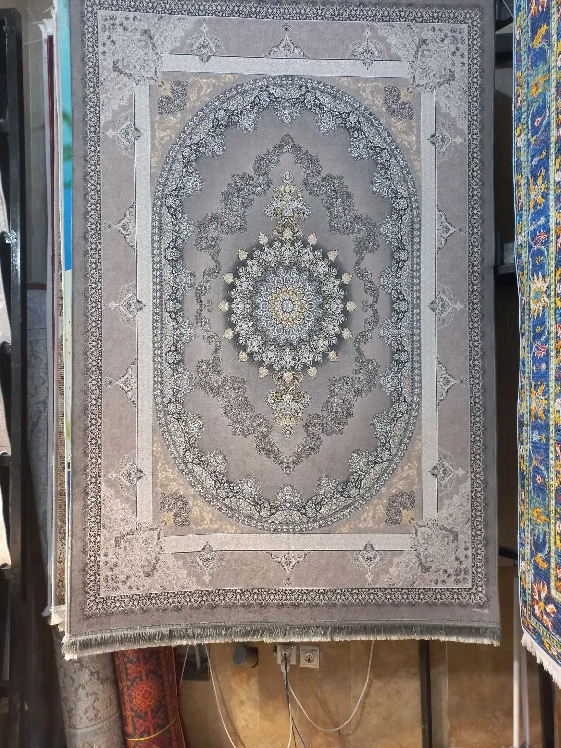 مخمل فرش ضمانت دار کد ۶۷۵ برند اکسین فرش|فرش|اصفهان, لیمجیر|دیوار