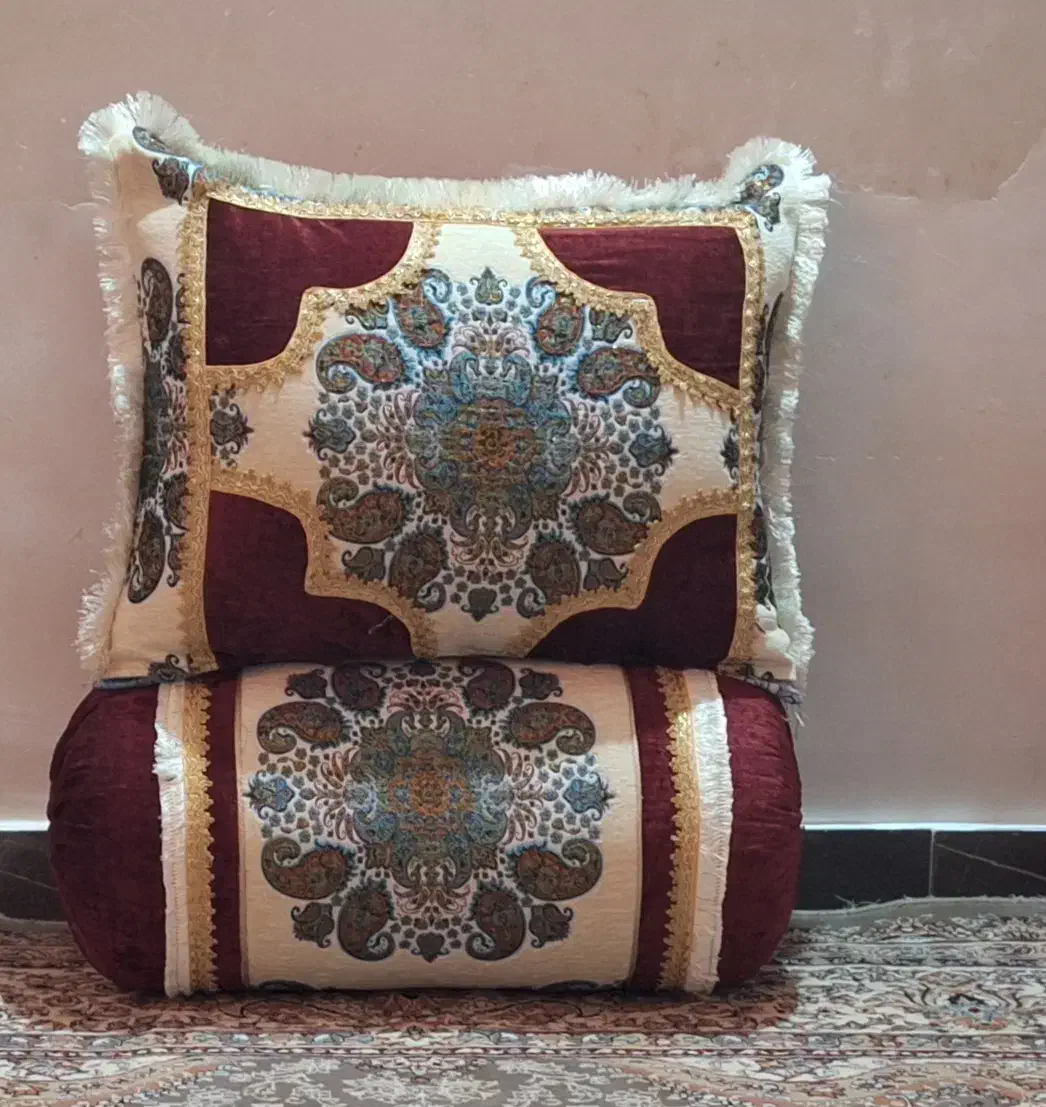 بالشت سنتی طرح ترمه رنگ زرشکی|پشتی|کازرون, |دیوار