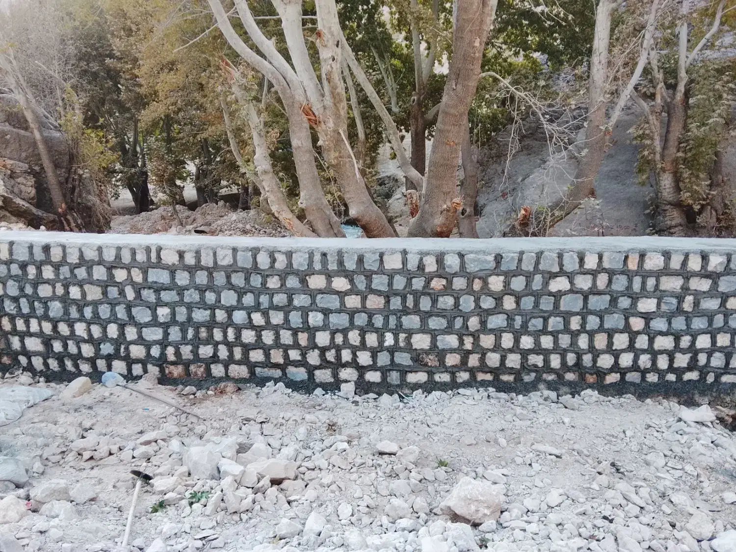 اجرای سنگ لاشه،مالون،خشت فرش،سنگ فرش،بلوک فرش|خدمات پیشه و مهارت|لردگان, |دیوار