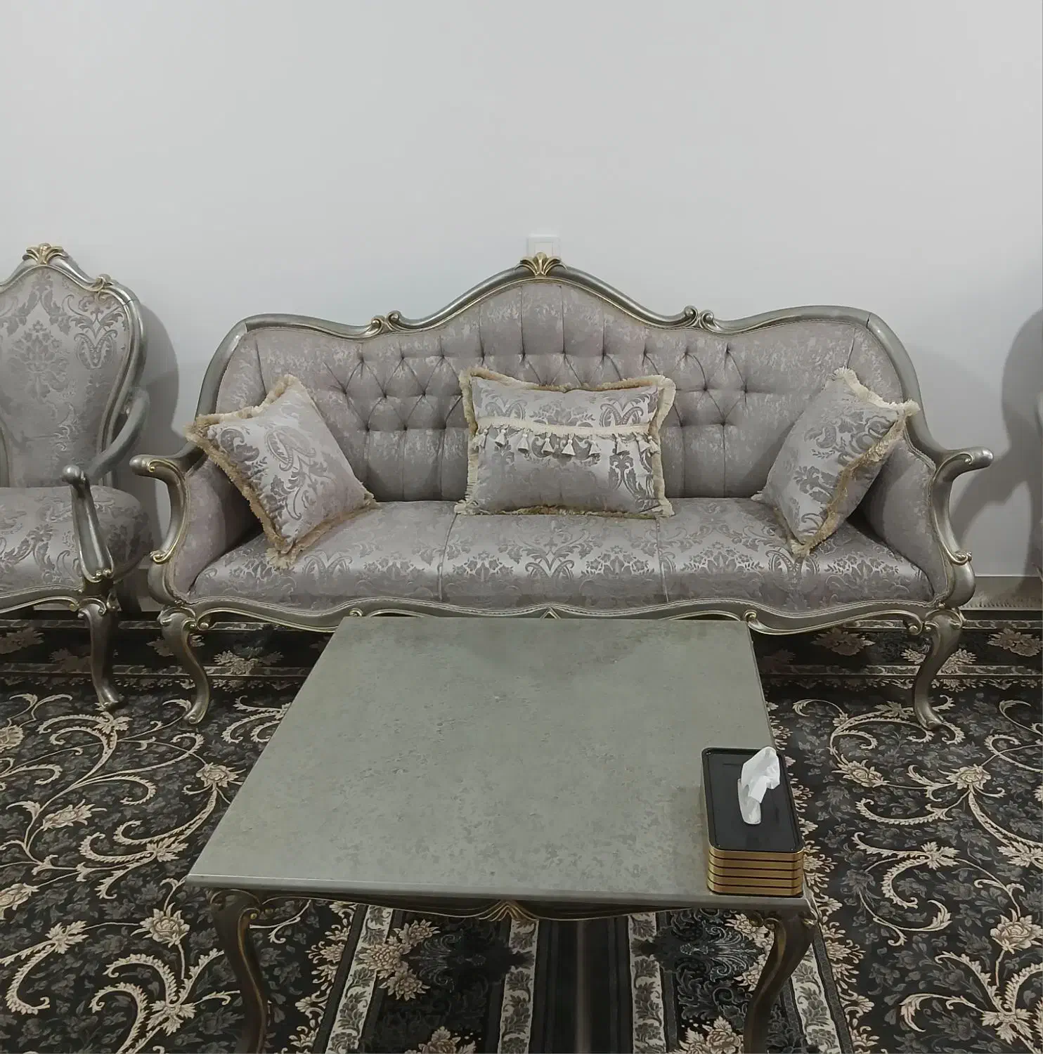 فروش فوری مبل سلطنتی 9 نفره|مبلمان خانگی و میز عسلی|گرگان, |دیوار