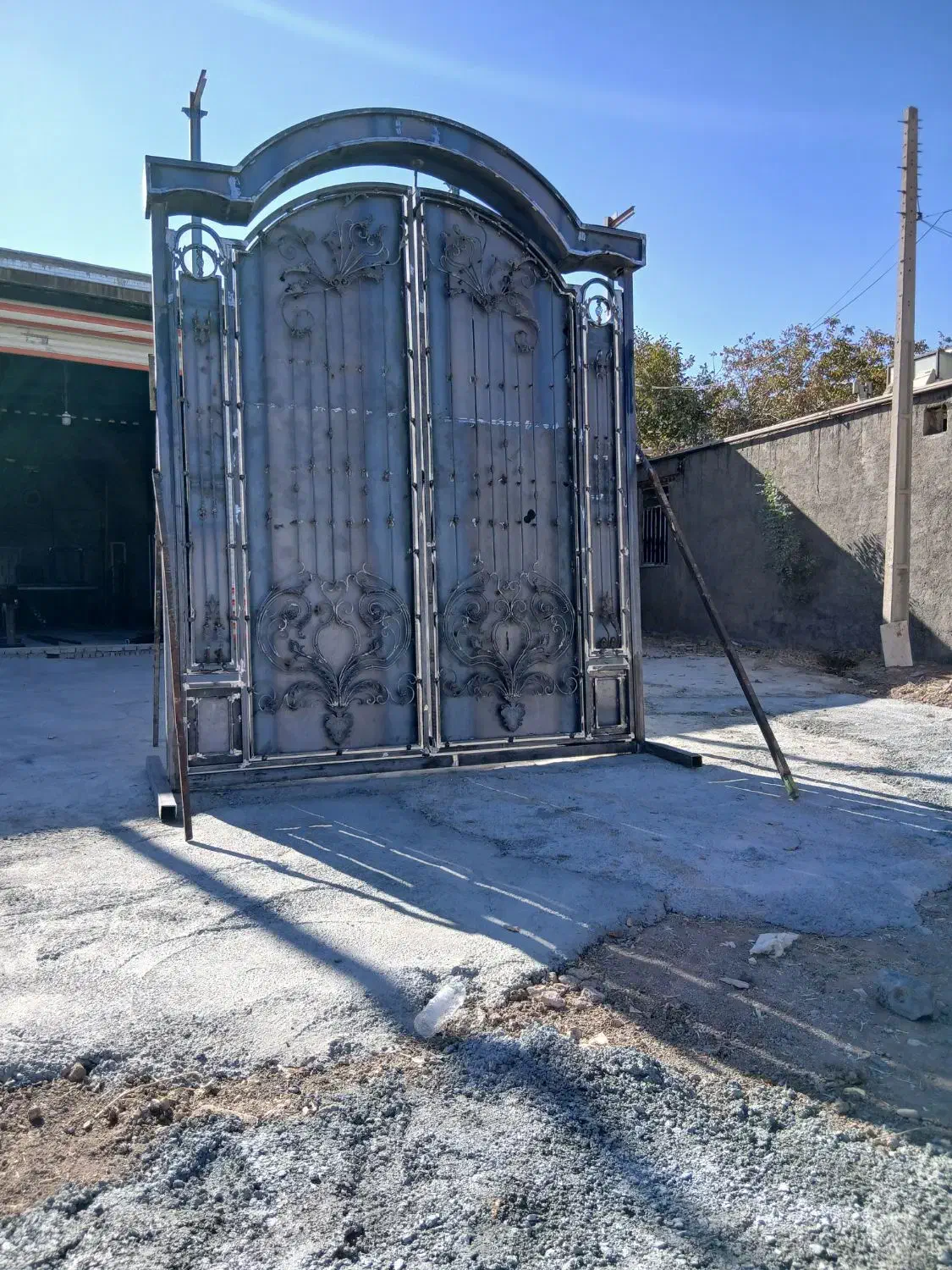 اجرای تخصصی پله های گرد و درب های لوکس|خدمات پیشه و مهارت|دورود, |دیوار