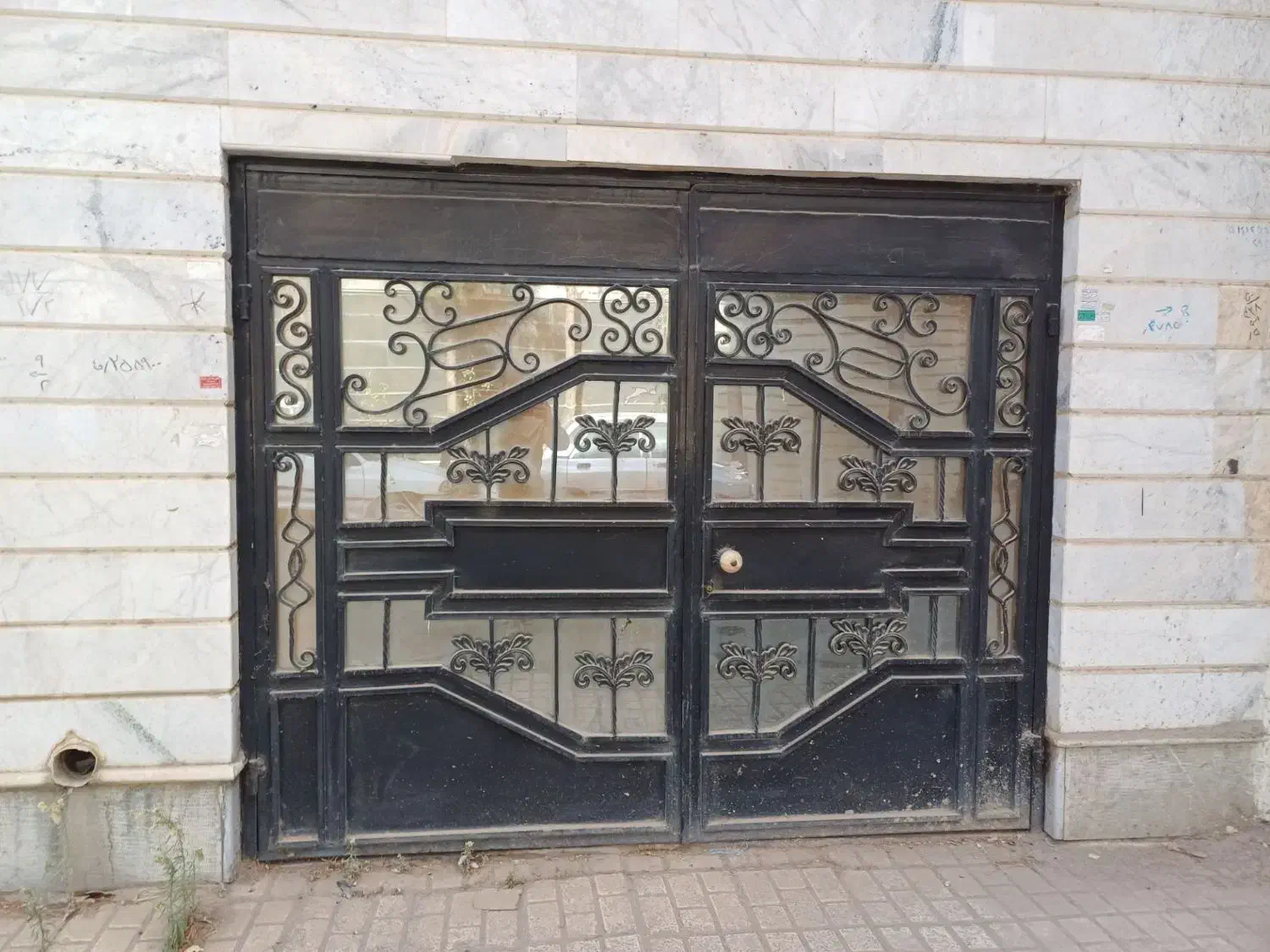 درب اتاق کمد دیواری و آبگرمکن کابینت.لوستر.گهواره|لوستر و چراغ آویز|نیشابور, فیض آباد|دیوار