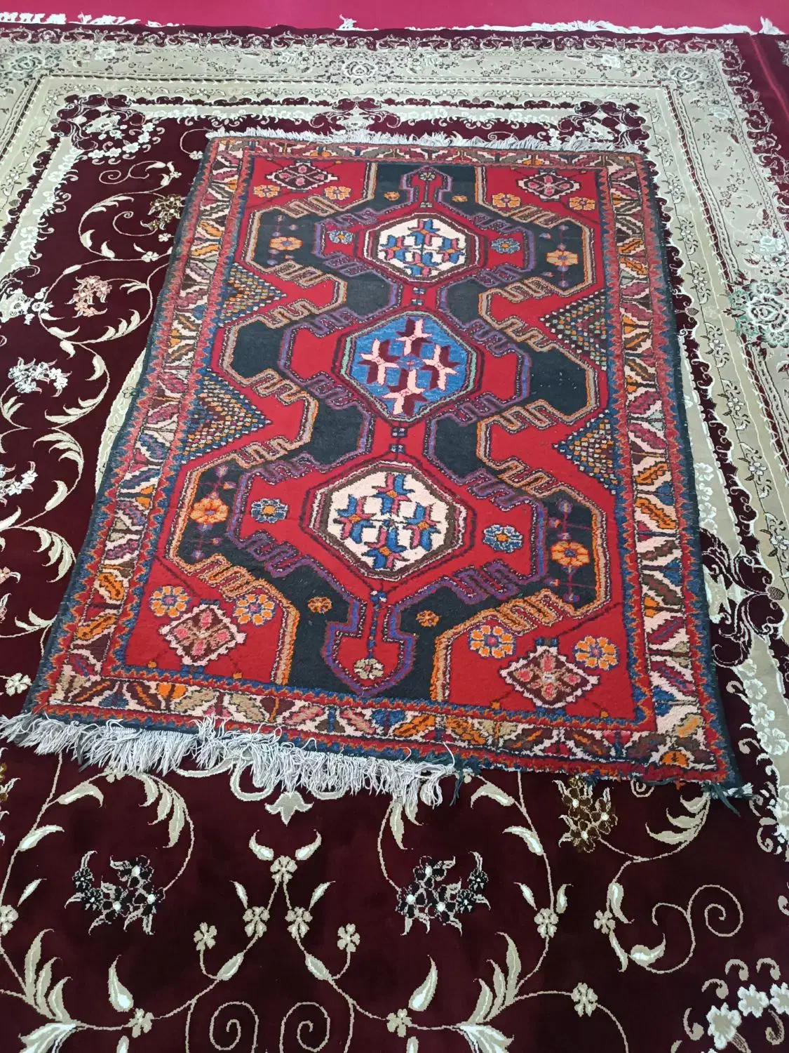 فروش فرش دست بافت قدیمی|فرش|الیگودرز, |دیوار