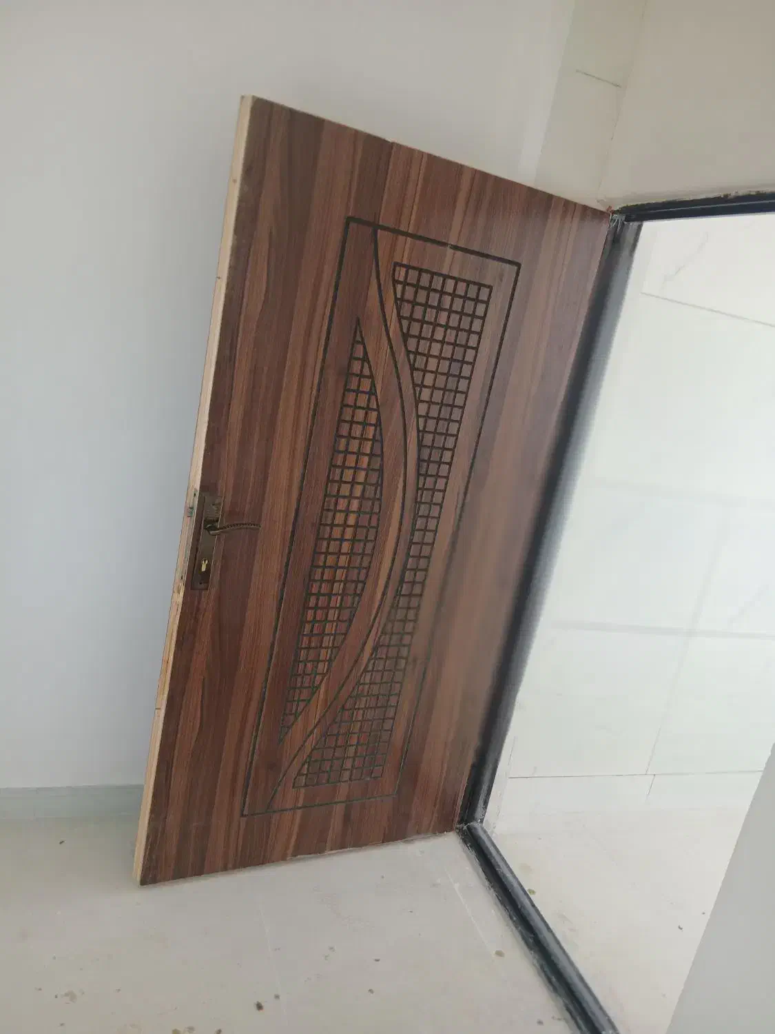 نصاب درب چوبی|خدمات پیشه و مهارت|آستانه اشرفیه, |دیوار