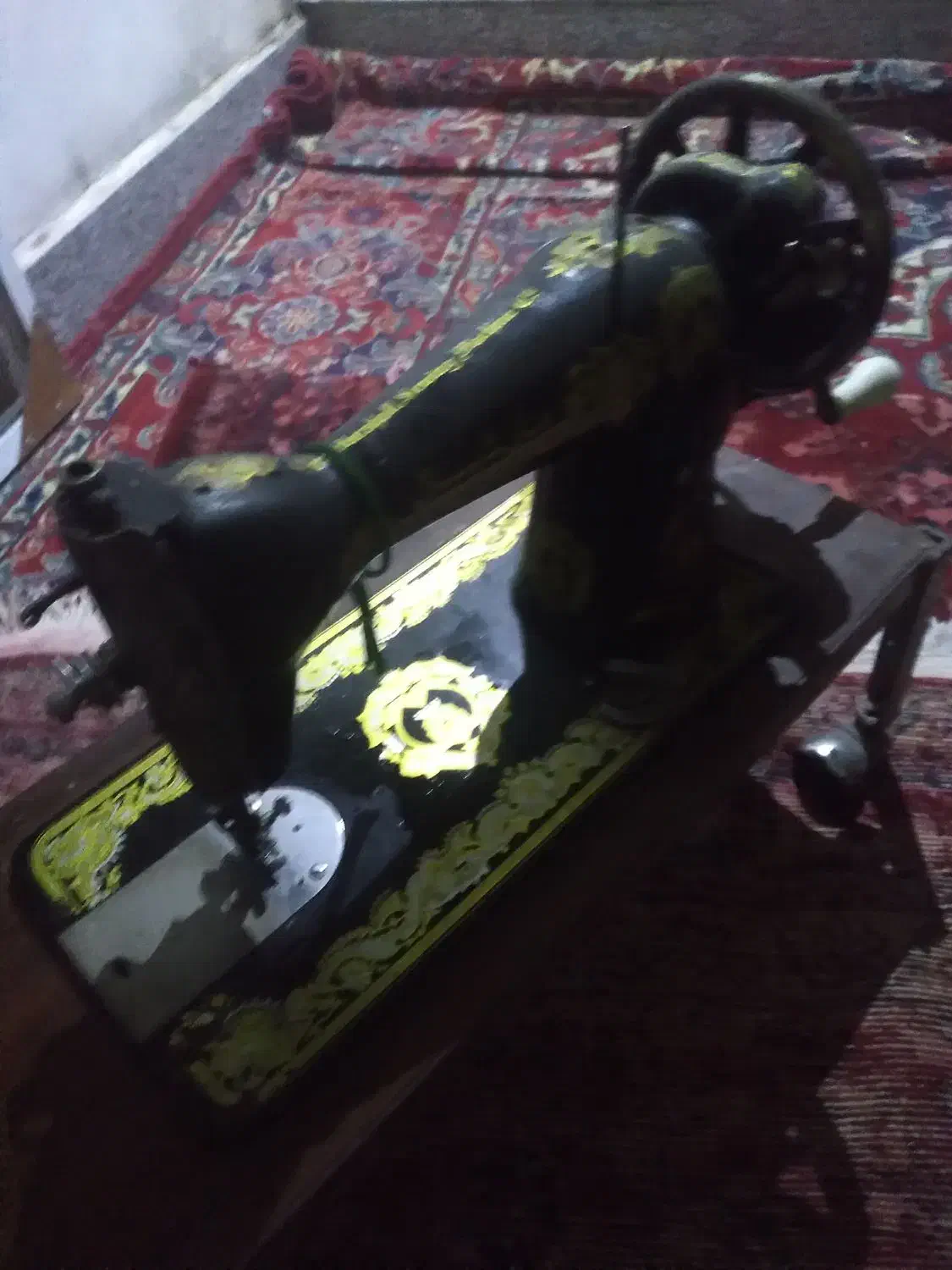 چرخ خیاطی|فرش|دورود, |دیوار