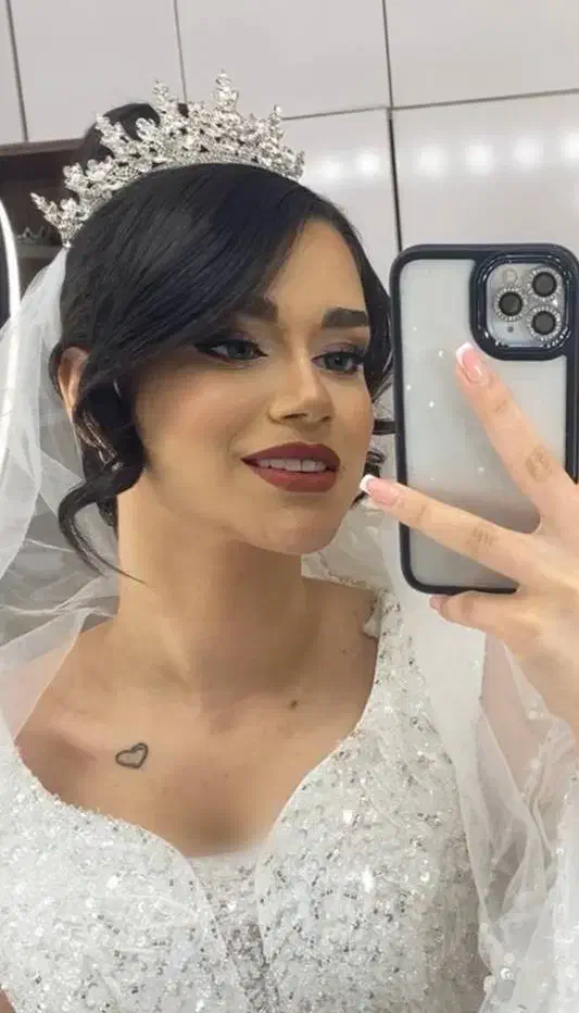 میکاپ و شینیون ۸۰۰|خدمات آرایشگری و زیبایی|رشت, حمیدیان|دیوار