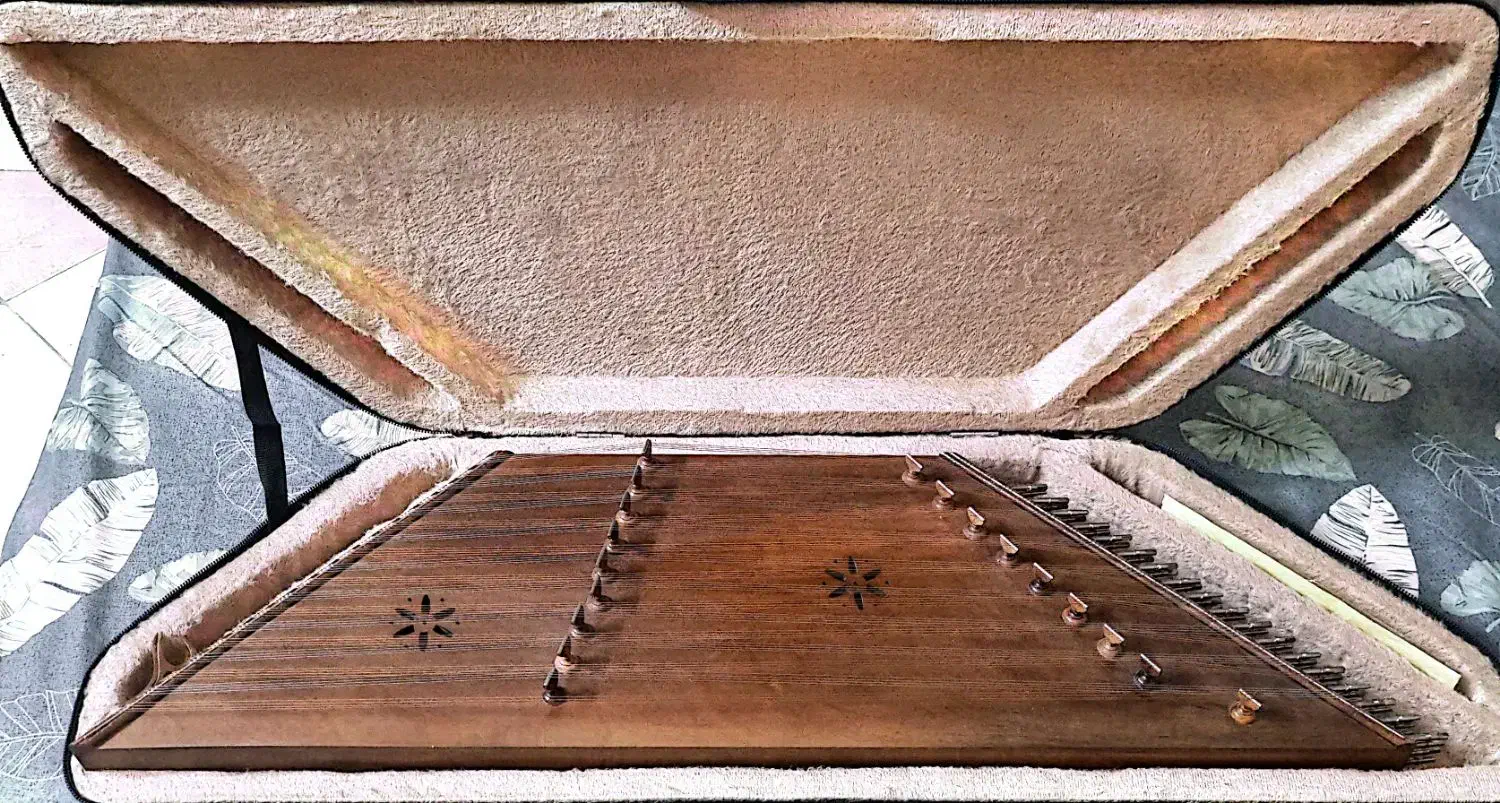 سنتور نو|سازهای سنتی|اصفهان, کوی ولی عصر|دیوار