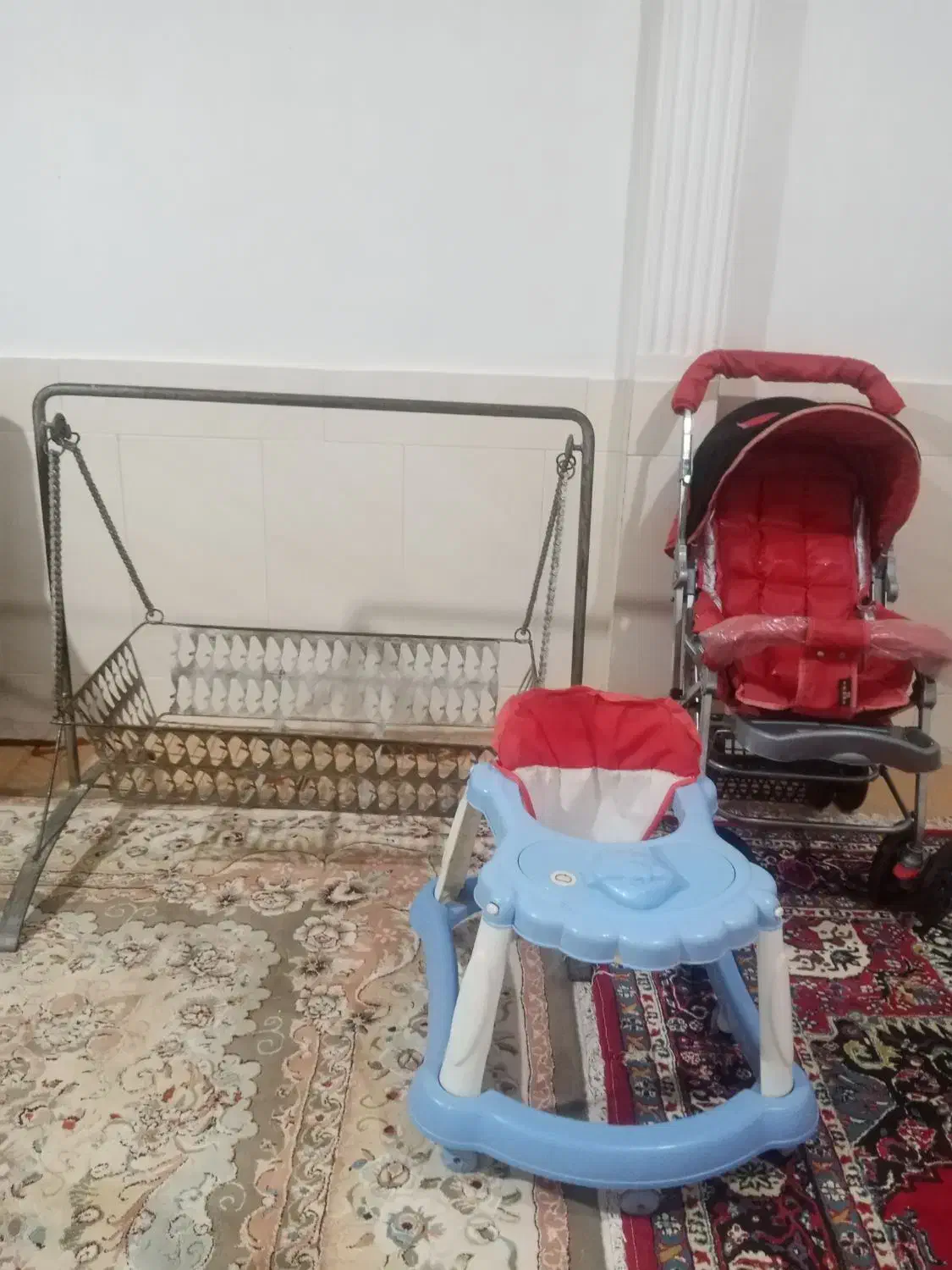 گهواره و کالسکه و روروئک|کالسکه و لوازم جانبی|آشخانه, |دیوار