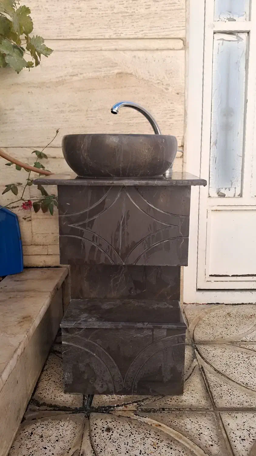 روشویی سنگی به همراه شیر اب و اینه و قاب اینه|لوازم سرویس بهداشتی|ورامین, ورامین|دیوار