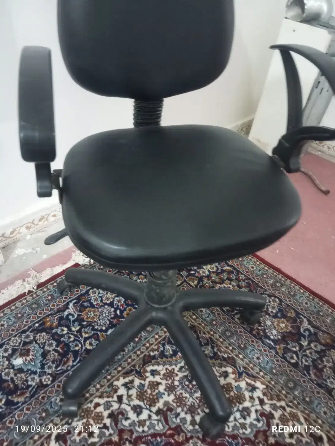 صندلی گردان|دفتر کار|مسجد سلیمان, |دیوار