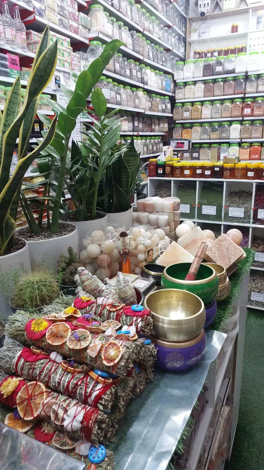 کارمند آقا جهت کار در عطاری|استخدام بازاریابی و فروش|تهران, تهرانپارس غربی|دیوار