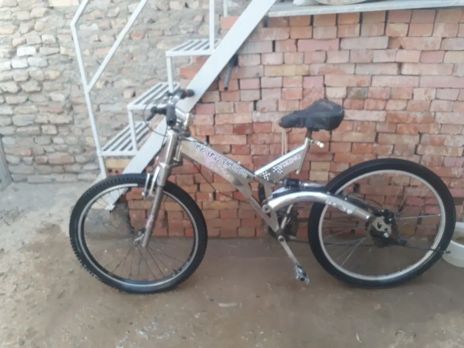 دوچرخه ۲۶|دوچرخه، اسکیت، اسکوتر|قدس, شهر‌قدس|دیوار