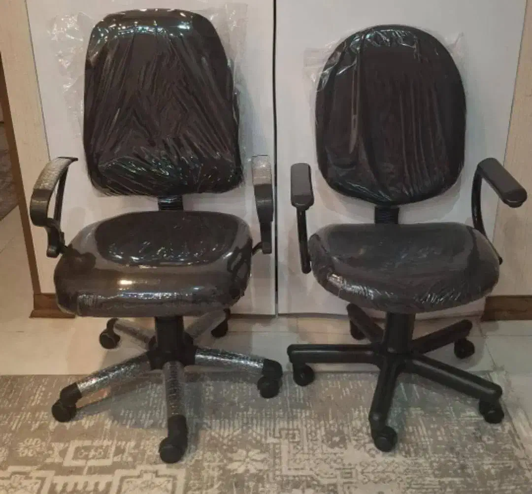 صندلی کامپیوتر چرخدار در حد نو نو|صندلی و نیمکت|شیراز, شهرک فرهنگیان|دیوار