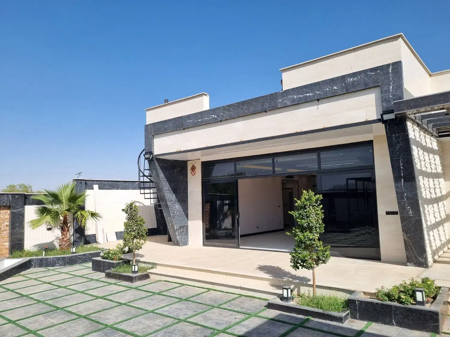 باغ ویلای مدرن ۷۰۰ متری|فروش خانه و ویلا|اصفهان, براآن شمالی|دیوار