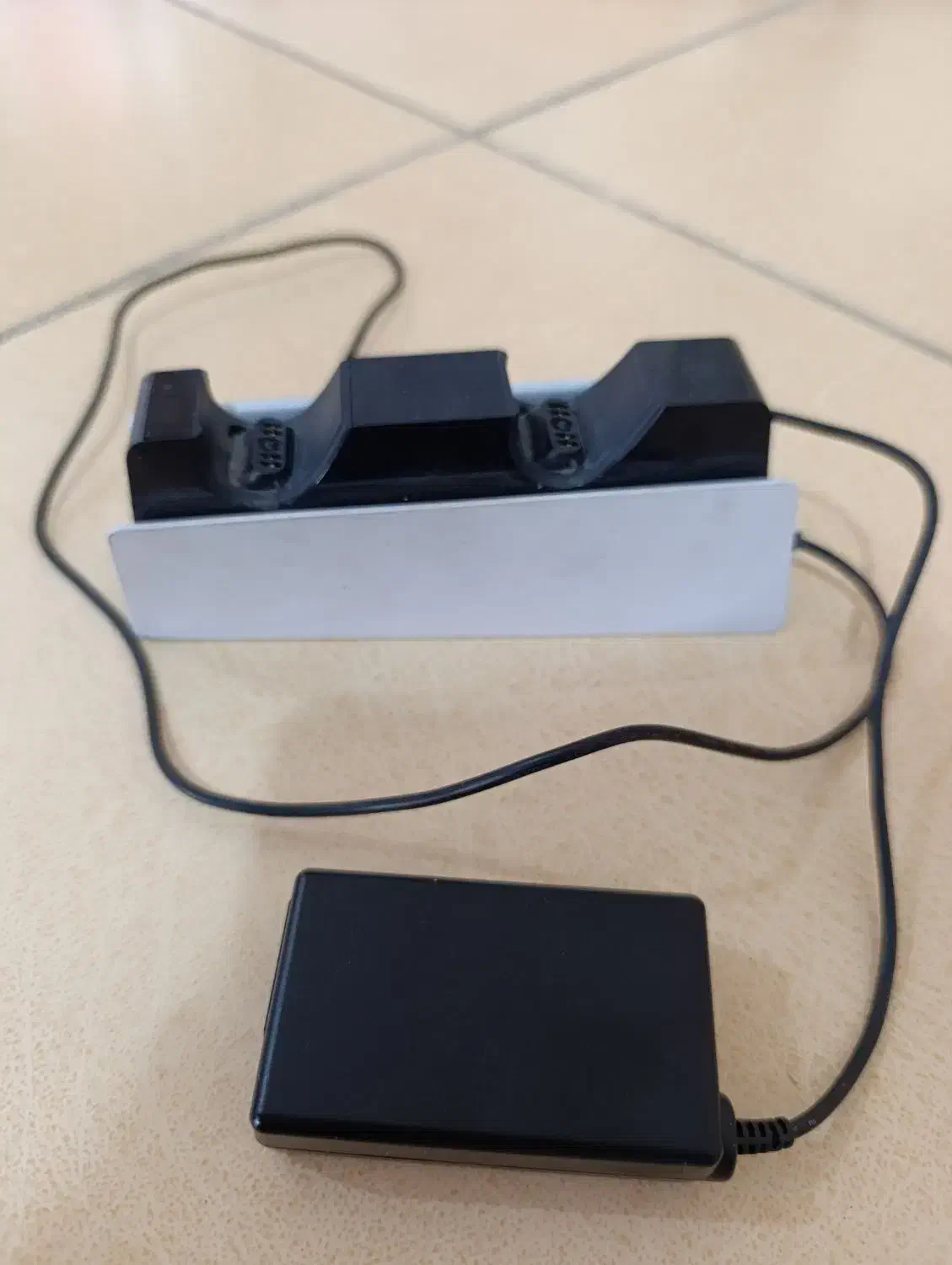 شارژر دسته پی اس فایو|کنسول، بازی ویدئویی و آنلاین|خرم‌آباد, |دیوار