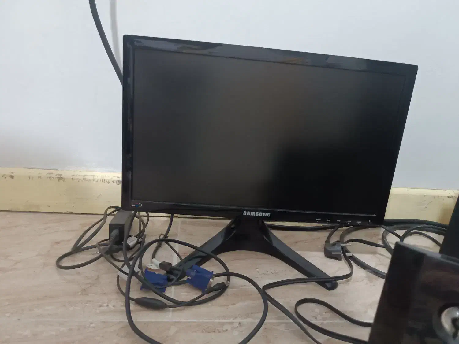 کامپیوتر|رایانه رومیزی|گنبد کاووس, |دیوار