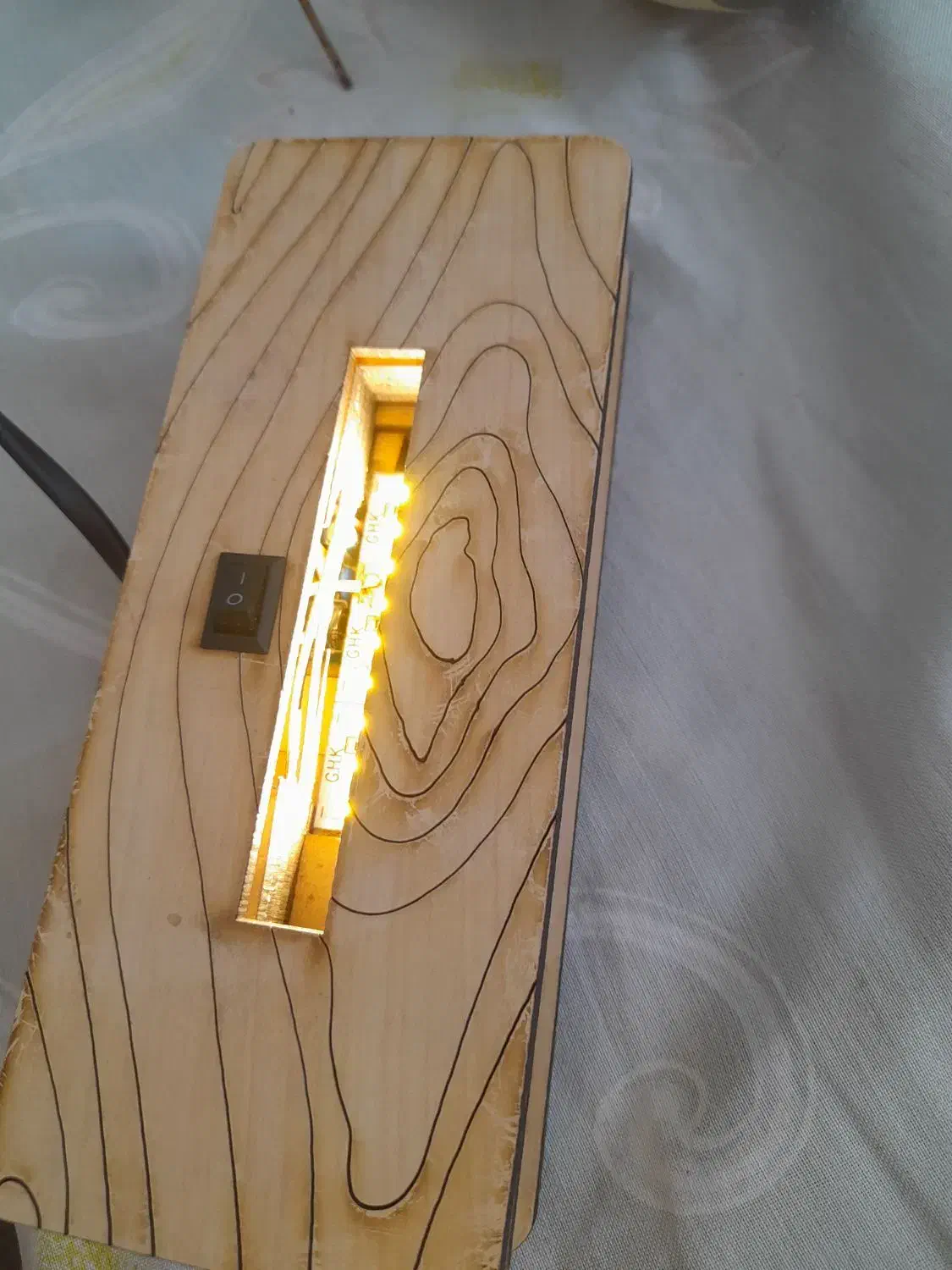 چراغ و پایه موبایل قیمت مناسب|لامپ و چراغ|جهرم, |دیوار