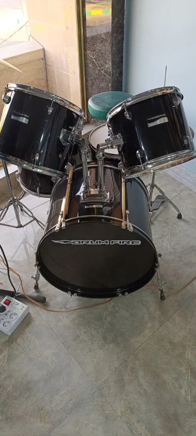 درامز|درام و پرکاشن|میناب, |دیوار