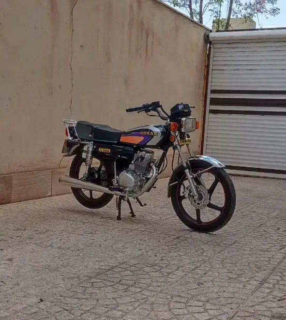 موتورسیکلت هندا۲۰۰ احسان چک یکماهه|موتورسیکلت|ساوه, |دیوار