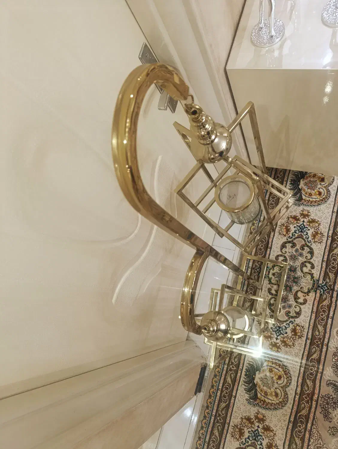 شمعدانی کنار سالنی طلایی|لوستر و چراغ آویز|تهران, افسریه شمالی|دیوار