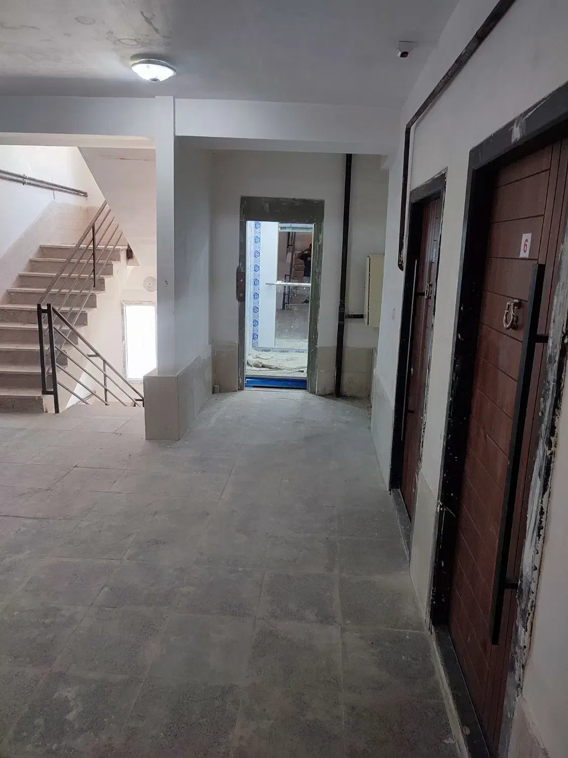 فروش مسکن ملی طبقه 6ویو آزاد|فروش آپارتمان|بروجرد, |دیوار