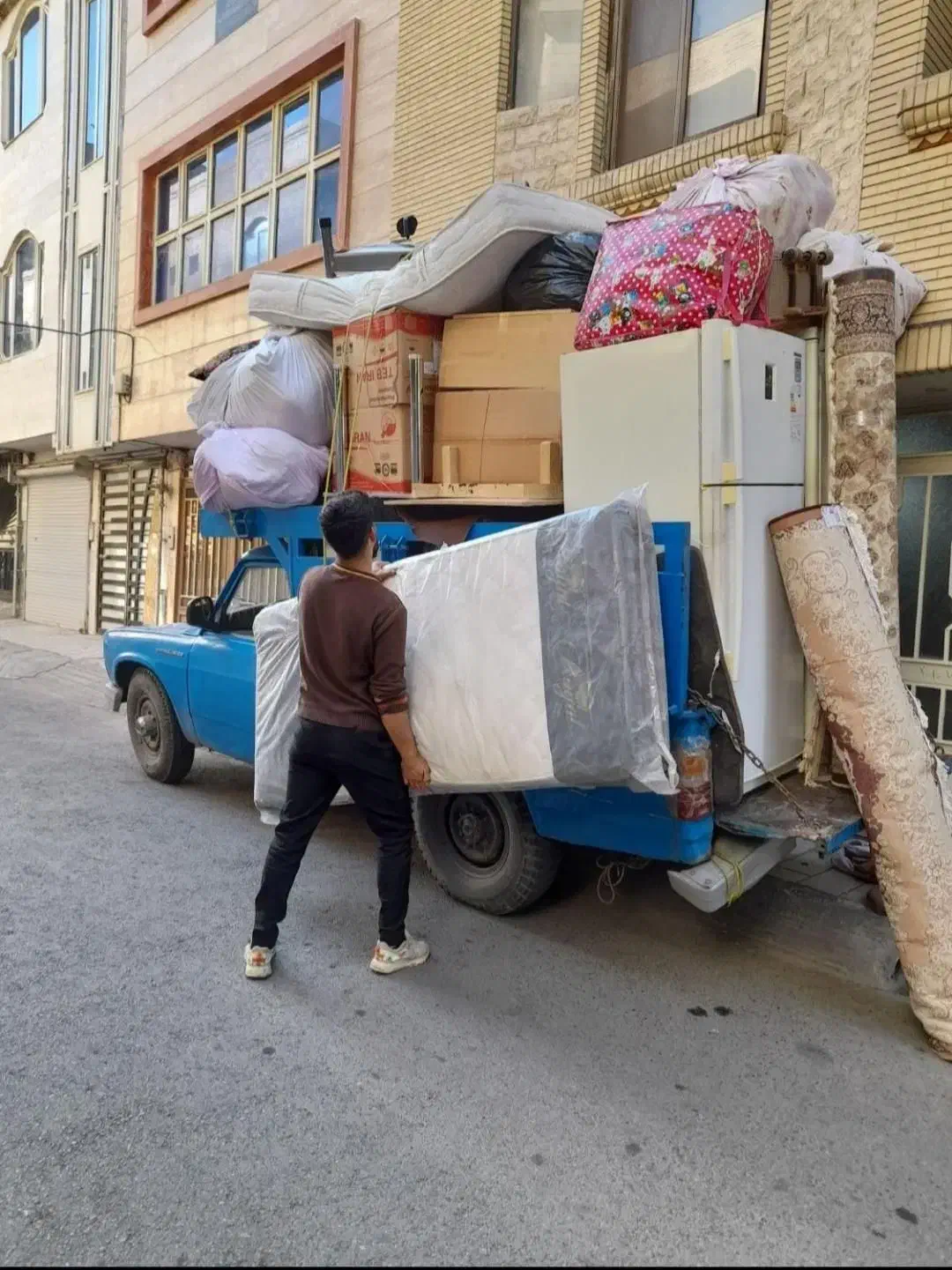 خدمات باربری باایسوزو ونیسان مبلی|خدمات حمل و نقل|کاشان, فاز ۲ ناجی آباد|دیوار