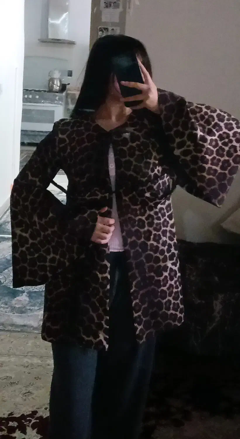 مانتو پلنگی|لباس|رودهن, |دیوار