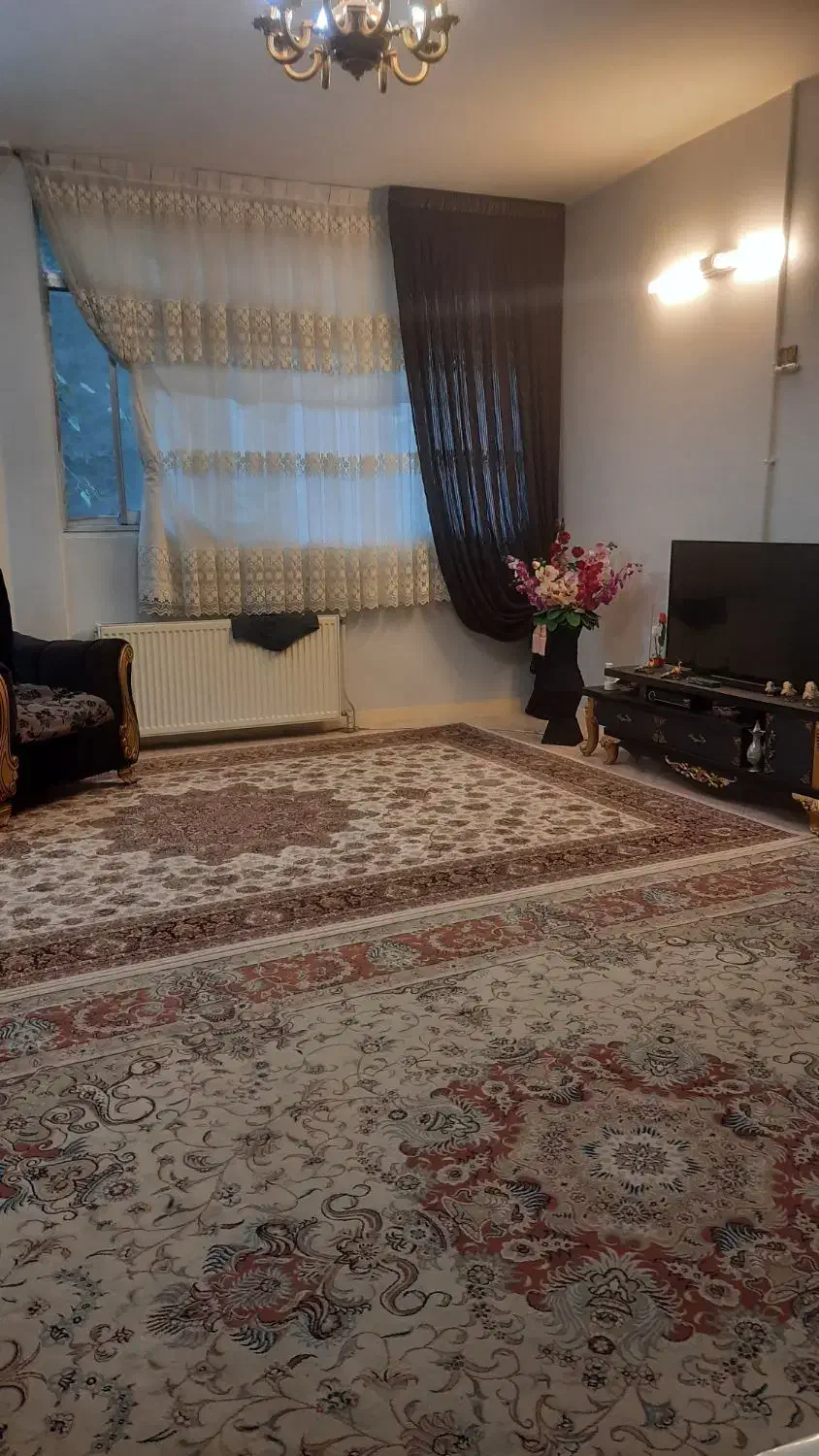 اپارتمان ۳ طبقه تک واحدی طبقه همکف