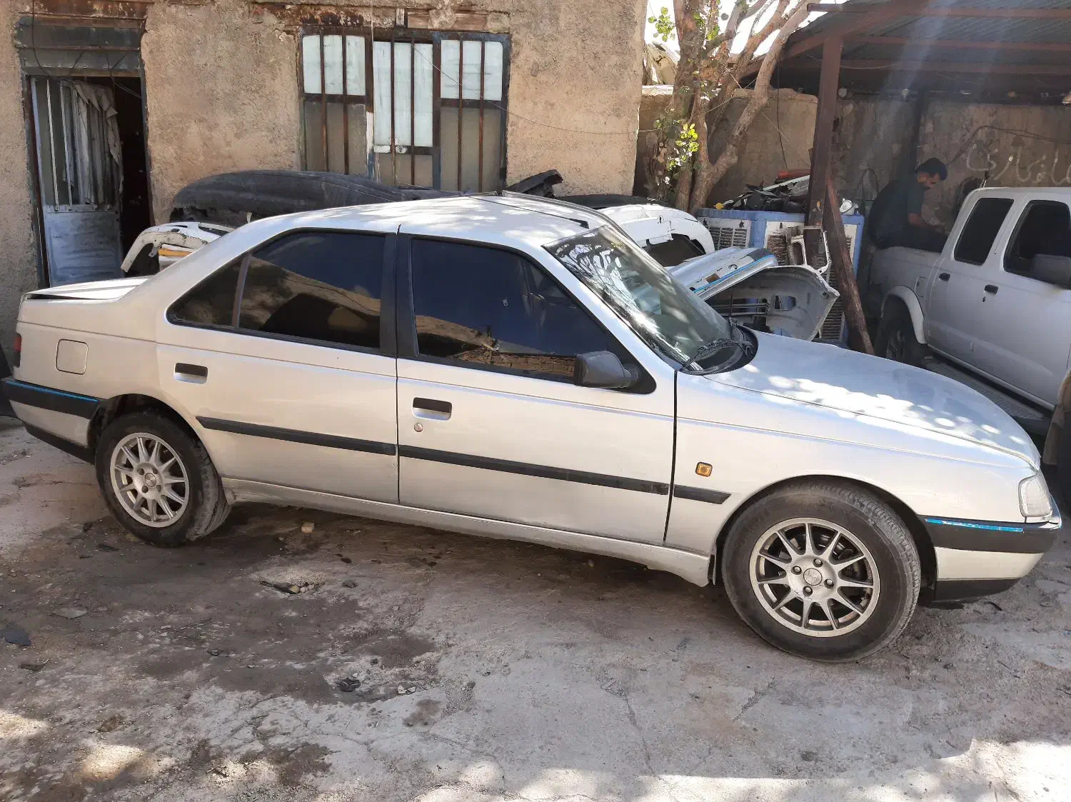 فروش پژو 405 دوگانه کارخانه مدل 90|خودرو سواری و وانت|شیراز, شهرک امیر کبیر|دیوار