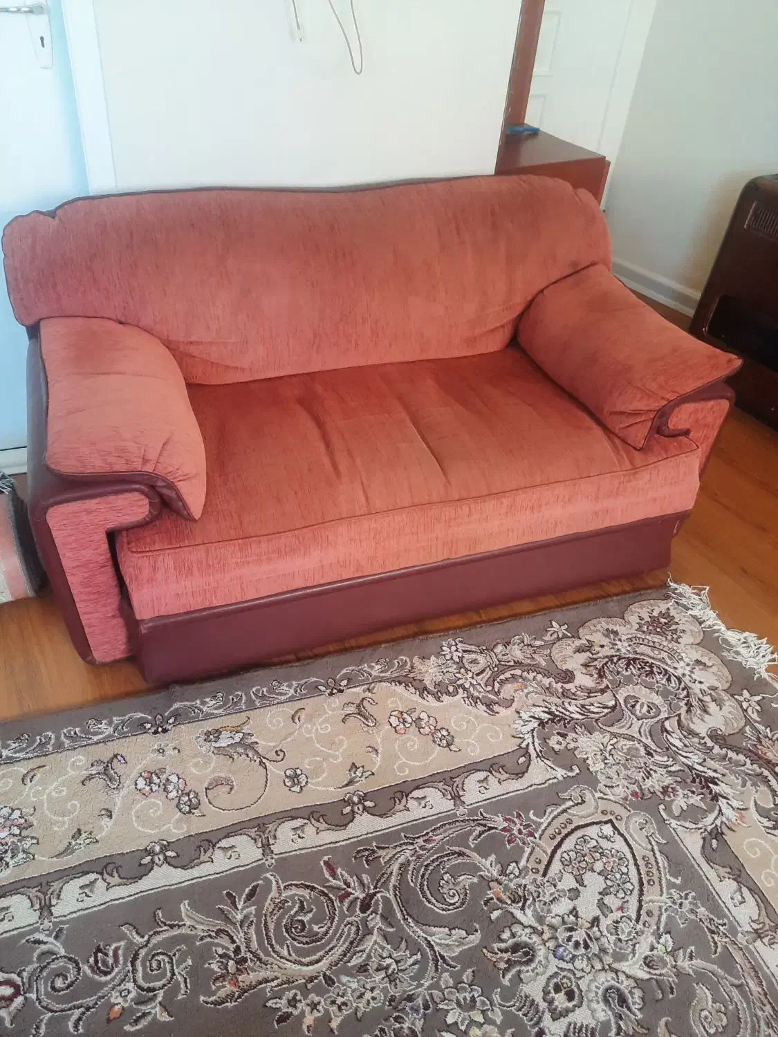 مبل راحتی هفت نفره سالم چرم وپارچه|مبلمان خانگی و میز عسلی|گرگان, |دیوار