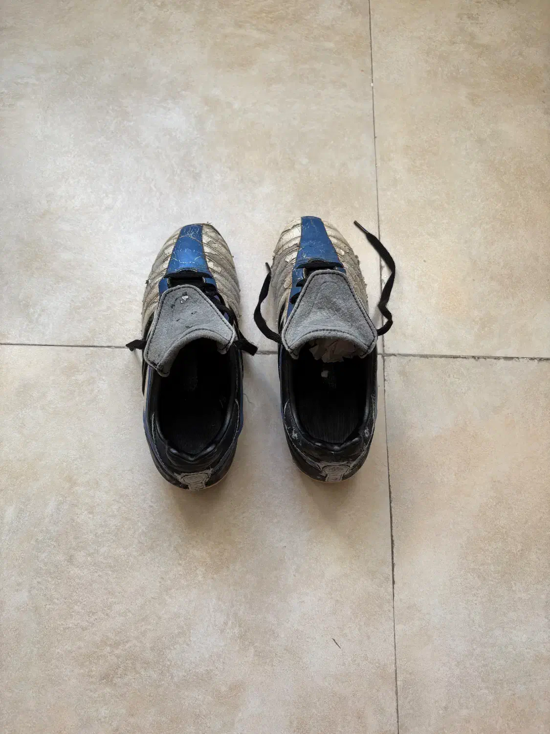 کفش استوک فوتبالی Adidas سایز 37/5 اورجینال|کیف، کفش، کمربند|مشهد, آزادشهر|دیوار