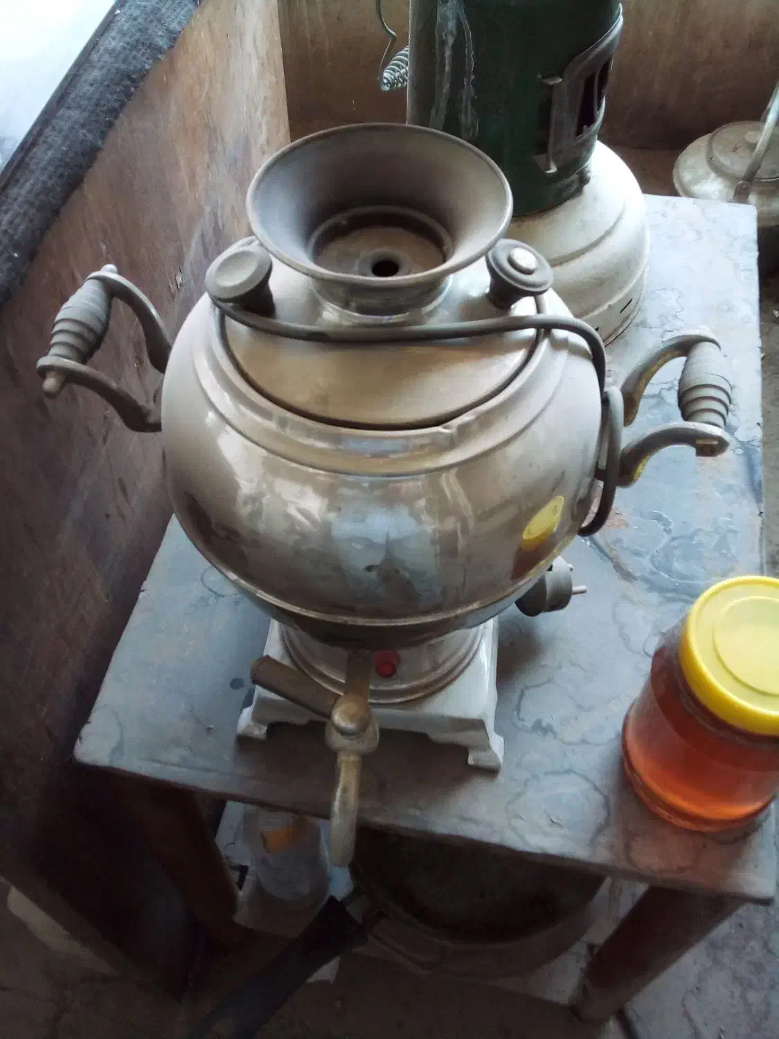 سماور برقی برنجی|کلکسیون اشیاء عتیقه|کاشان, راوند|دیوار