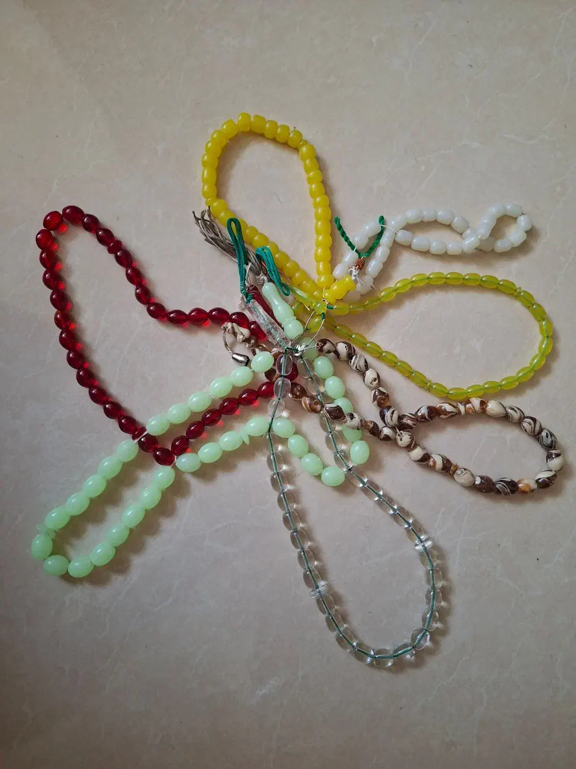 تسبیح|کلکسیون اشیاء عتیقه|اصفهان, دشتستان|دیوار