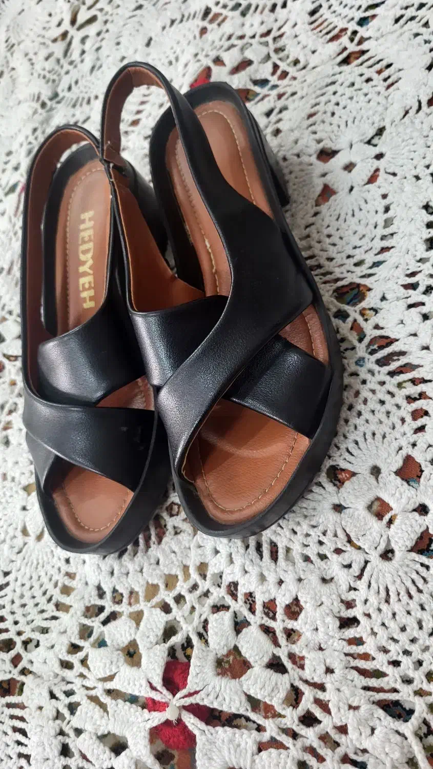 کفش|کیف، کفش، کمربند|اصفهان, دارک|دیوار