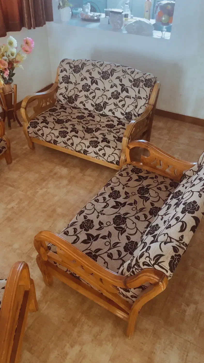 ست مبل ۸ نفره چوبی، تمیز و سالم|مبلمان خانگی و میز عسلی|فولادشهر, A4|دیوار