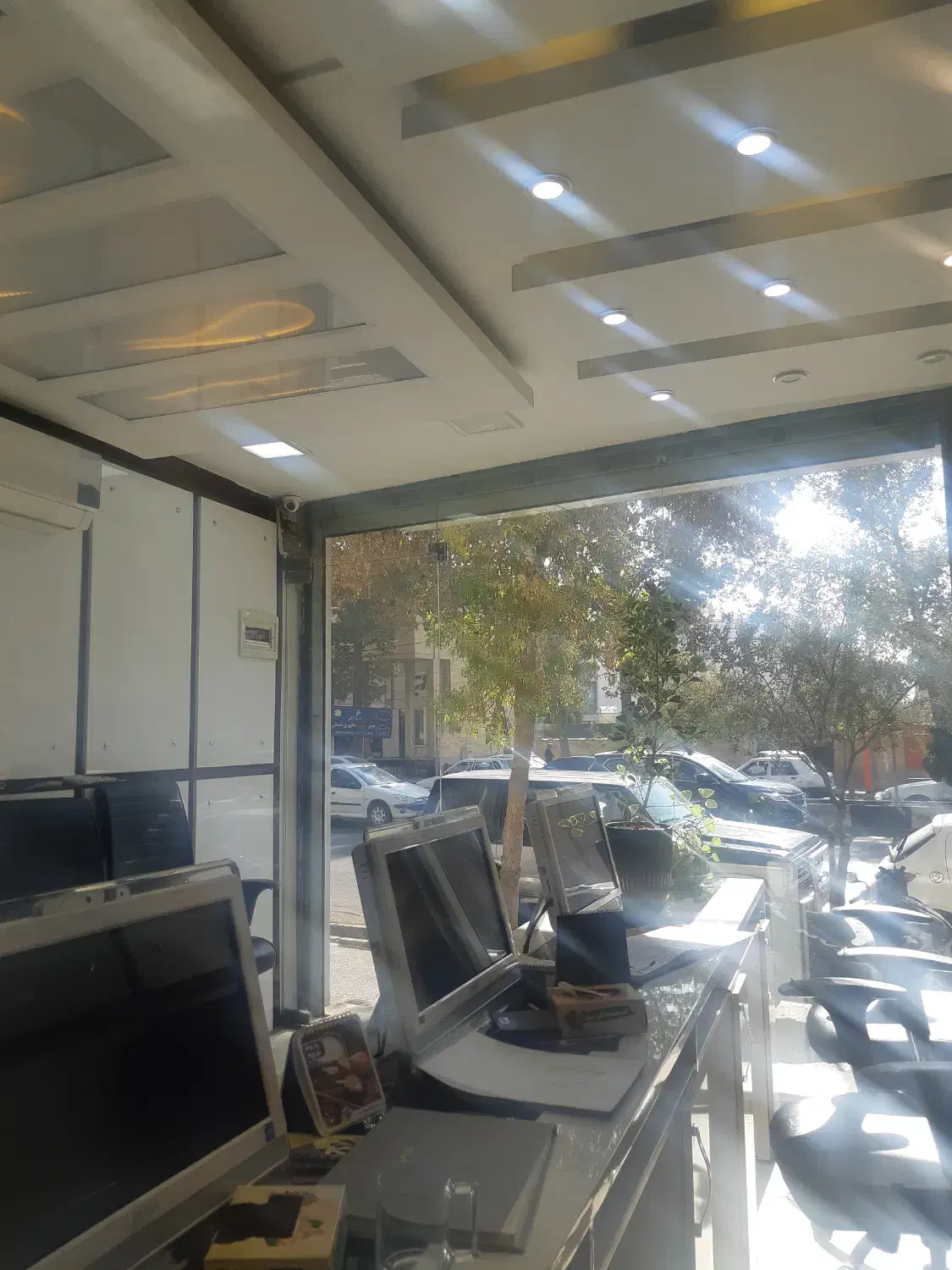 مغازه.مغازه دو طبقه در بهترین لوکیشن طلا و جواهرت|اجارهٔ مغازه و غرفه|شیراز, قصرالدشت|دیوار