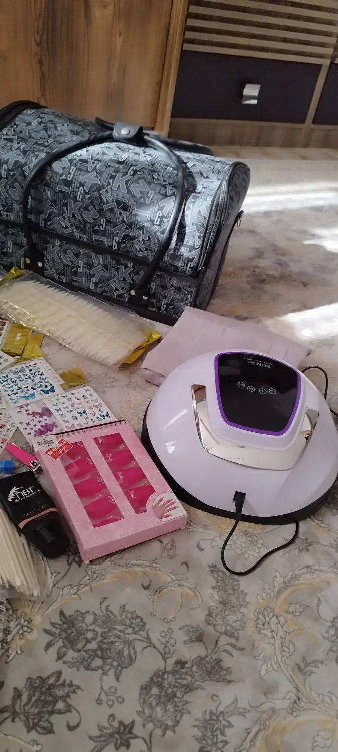 لوازم کامل کاشت ناخن تمیز و کمکارکرد|آرایشی، بهداشتی، درمانی|رباطکریم, رباطکریم|دیوار