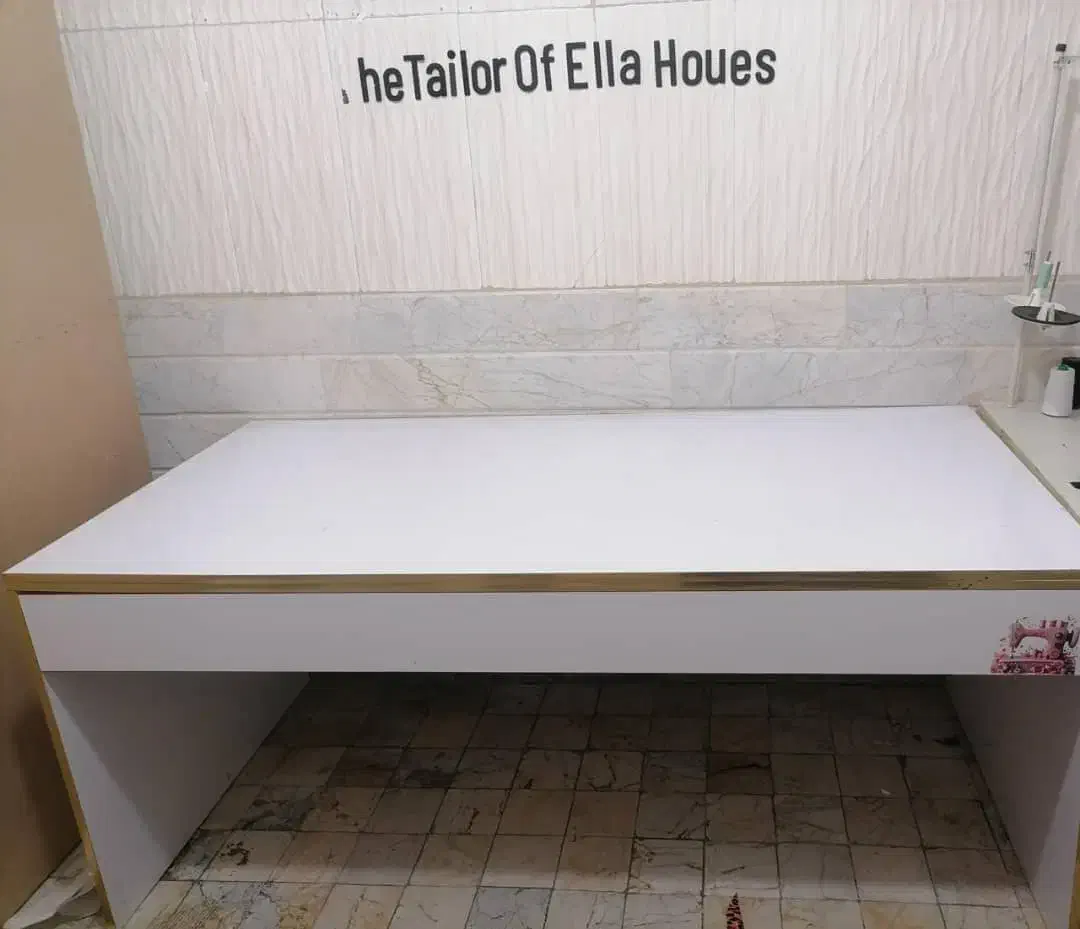 میز برش|لوازم خیاطی و بافتنی|قم, شهرک فاطمیه|دیوار