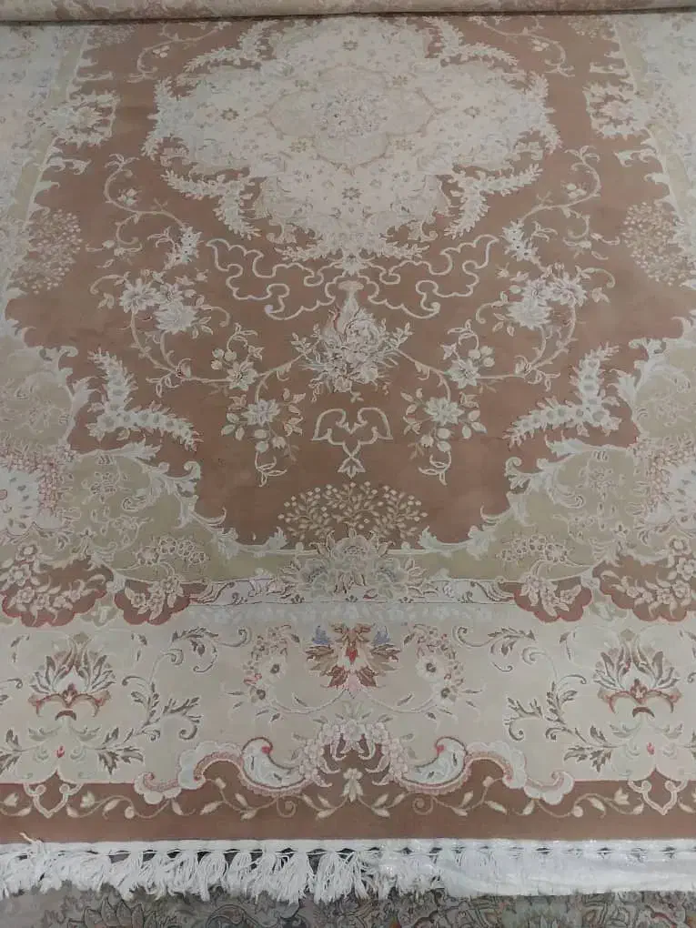 یک تخته فرش ۹ متری ۷۰۰ شانه شسته شو|فرش|چالوس, |دیوار