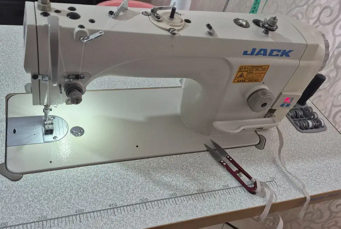 چرخ راسته نیمه کامپیوتری|چرخ خیاطی و ریسندگی|اراک, |دیوار