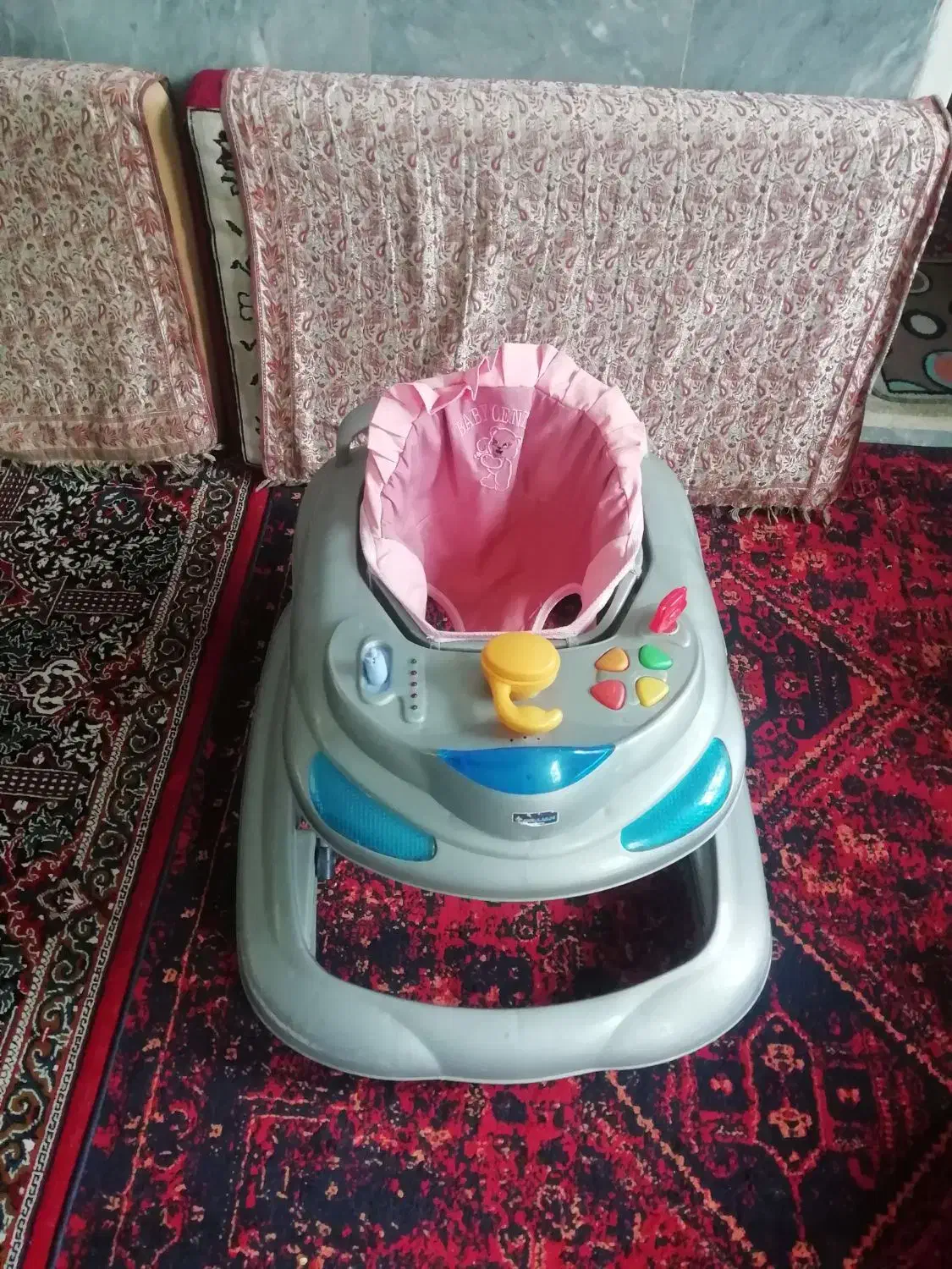 روروک|کالسکه و لوازم جانبی|شیراز, شیشه‌گری|دیوار