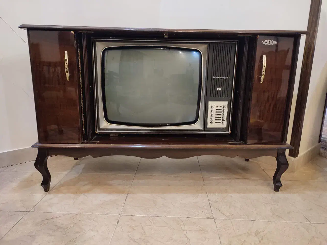 تلویزیون آنتیک|تلویزیون و پروژکتور|کرج, باغستان|دیوار