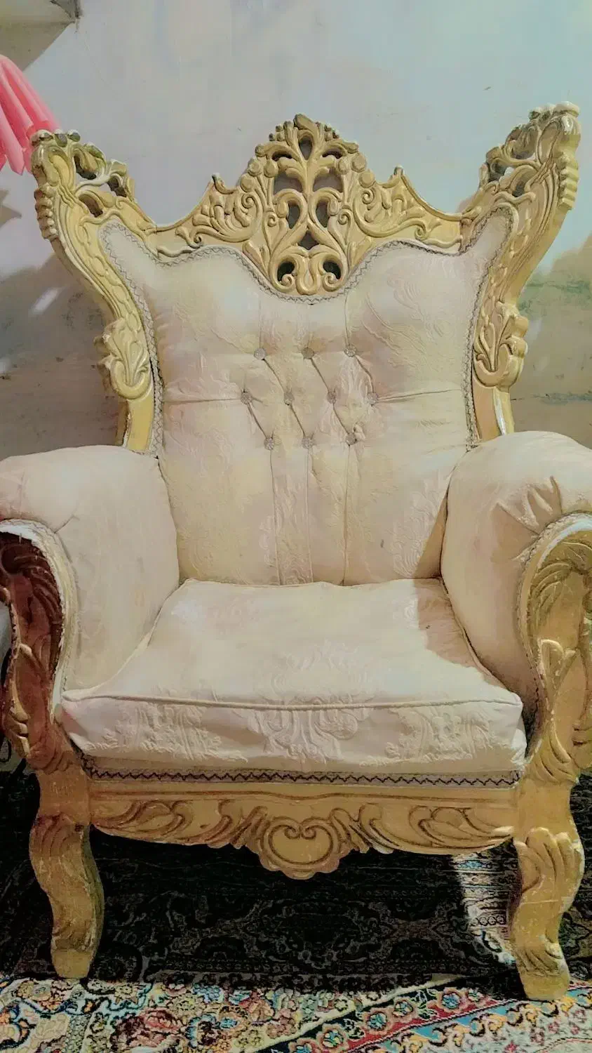 مبل سلطنتی ۴نفره|مبلمان خانگی و میز عسلی|شاهرود, |دیوار