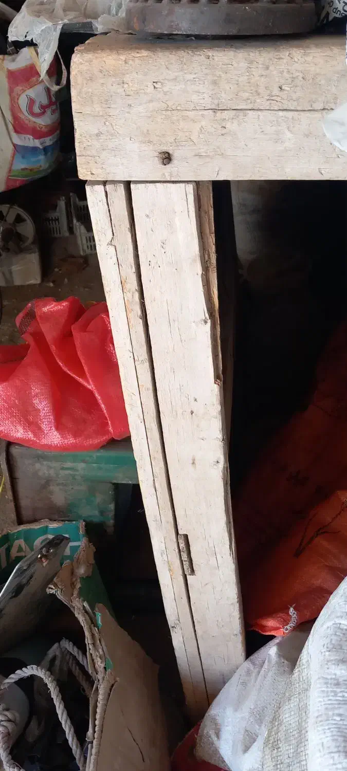 کرسی|کلکسیون اشیاء عتیقه|دلبران, |دیوار